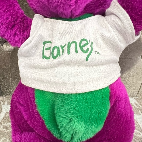 Vintage 1992 Barney The Purple Dinosaur with Shirt Plush Toy - Picture 3 of 9